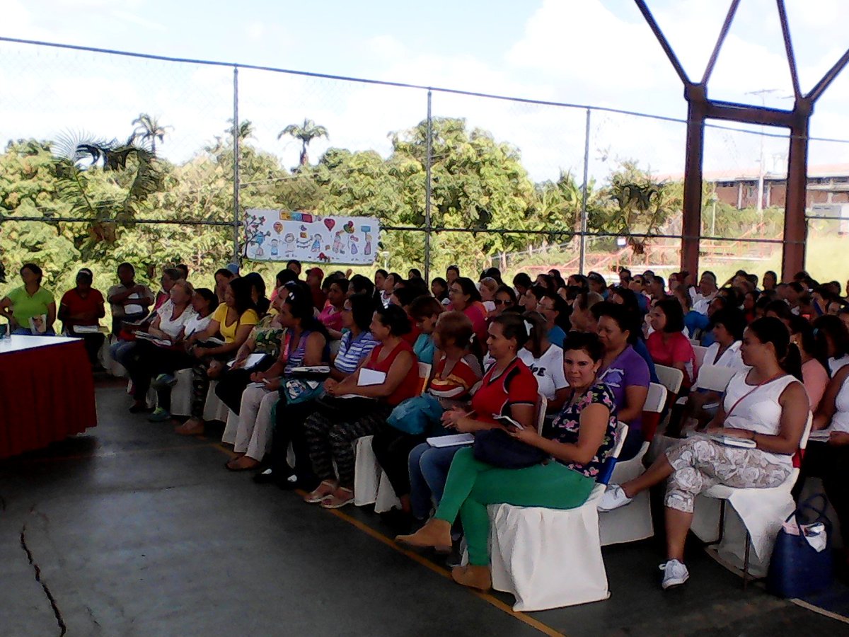 pnfae_Ticplaza's tweet photo. #FelizSabadoDePnfae hoy en la Eta Cimarrón de Caucagua en Educ inicial con María Eugenia Piñero y Cenamec... @JauaMiranda  @maestratuitera https://t.co/1VNkJm1mlV