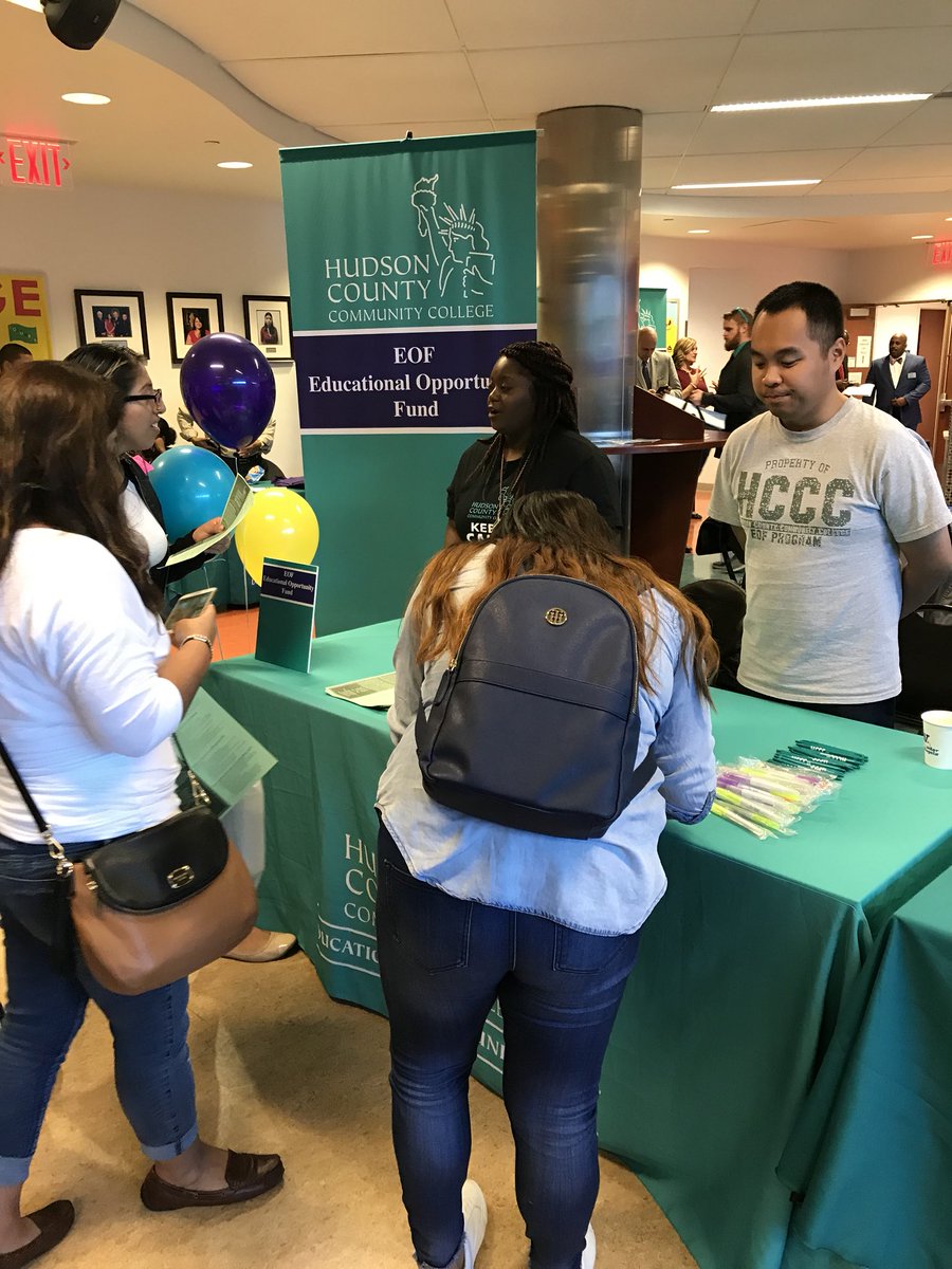 HudsonCCC's tweet photo. HCCC Fall 2017 Open House at the North Hudson Campus! #EOF #hcccfall2017 https://t.co/kMWKxAaum5