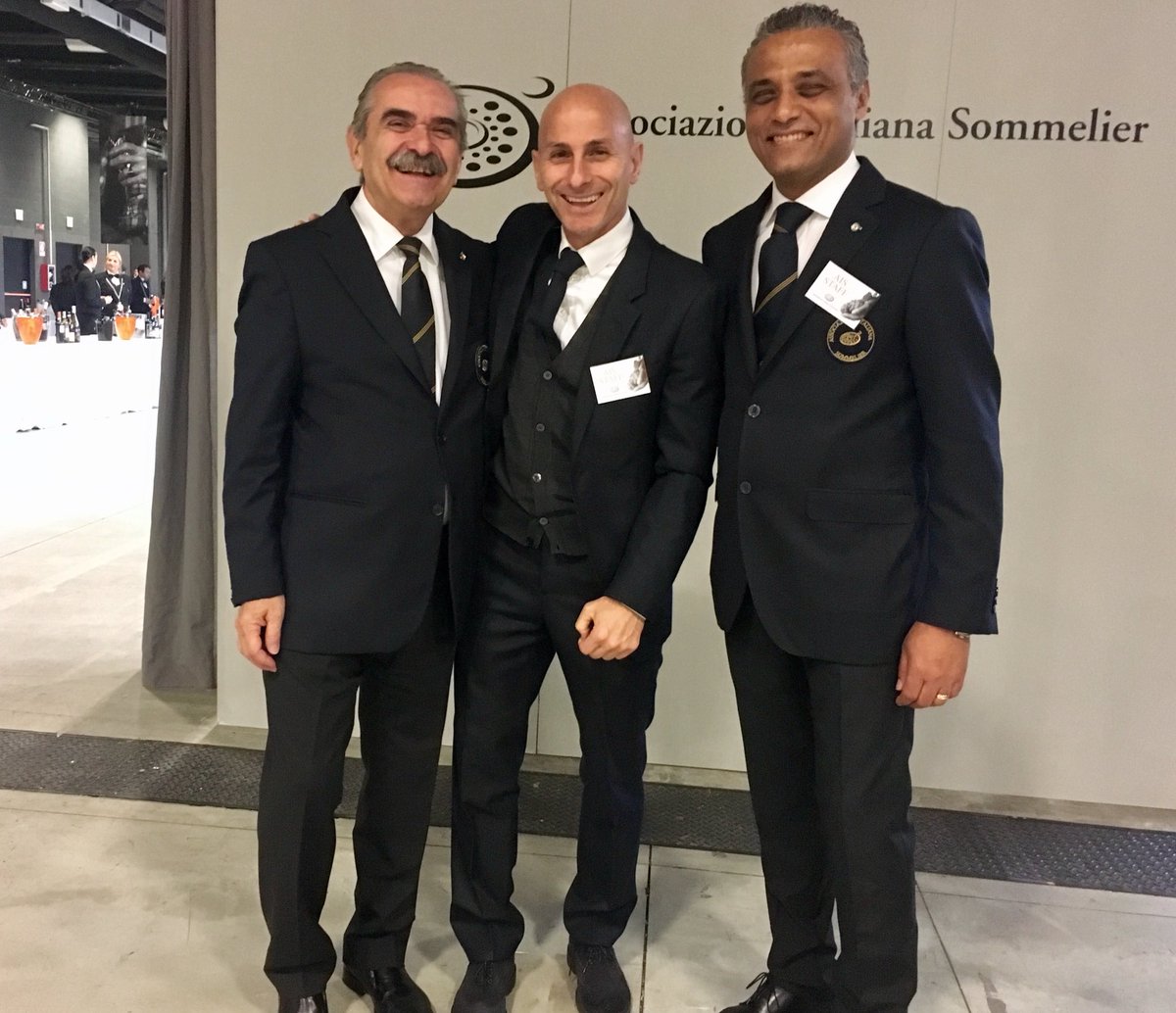 cscavizzi's tweet photo. Un grande onore essere tra Presidente @AISMilano e Hosam grazie ! #GuidaVitae2018 @ais_italy @GentilEventi https://t.co/whHiL91cyD