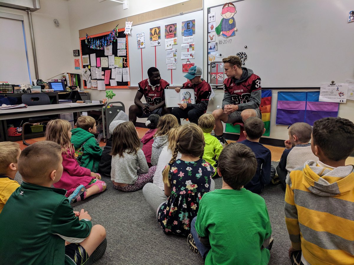 mopearl23's tweet photo. It's always a good morning when the CHS football players come read to us! @cms_comets @ConcordSAU8 @TideCannon https://t.co/nBMTSbLfLn