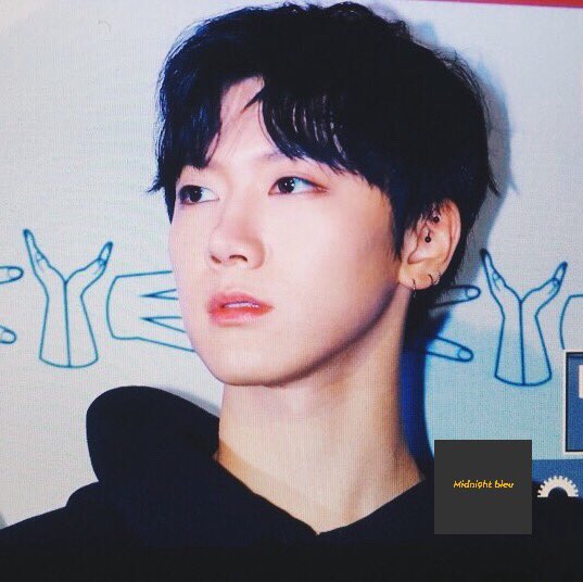 FYNCTTEN's tweet photo. [PREVIEW] Ten @ the Seoul Fashion Week 171020 #NCT #NCTTEN #TEN #NCTU #텐 #Chittaphon #치타폰 #엔시티 #SMROOKIES cr. midni9ht blue https://t.co/433N1Bn6Tp