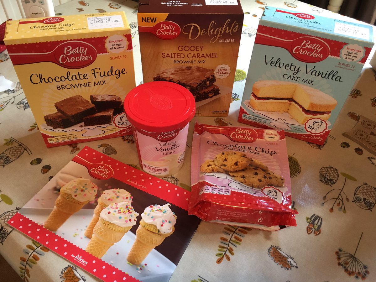 ablackmore1984's tweet photo. Very happy that this all arrived yesterday for the Betty Crocker campaign. Have visitors tomorrow and they've requested the salted caramel brownies. Baking afternoon with T later! 😋😋#BettyBakeDate #TheInsidersUK #spon https://t.co/eGNhWJyWPo