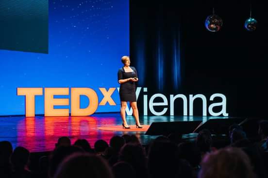 Representing @EdgeHill_Psych and my fabulous colleagues/ friends Dr <a href="/HelenJWall/">Helen Wall</a> and Dr Stephanie Malone 😀