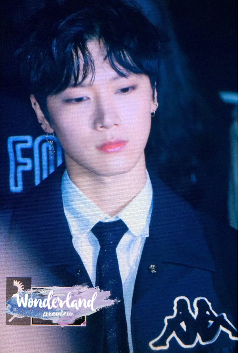 FYNCTTEN's tweet photo. [PREVIEW] Ten @ the Seoul Fashion Week 171020 #NCT #NCTTEN #TEN #NCTU #텐 #Chittaphon #치타폰 #엔시티 #SMROOKIES cr. ten wonderland https://t.co/fpMXF3MX0O