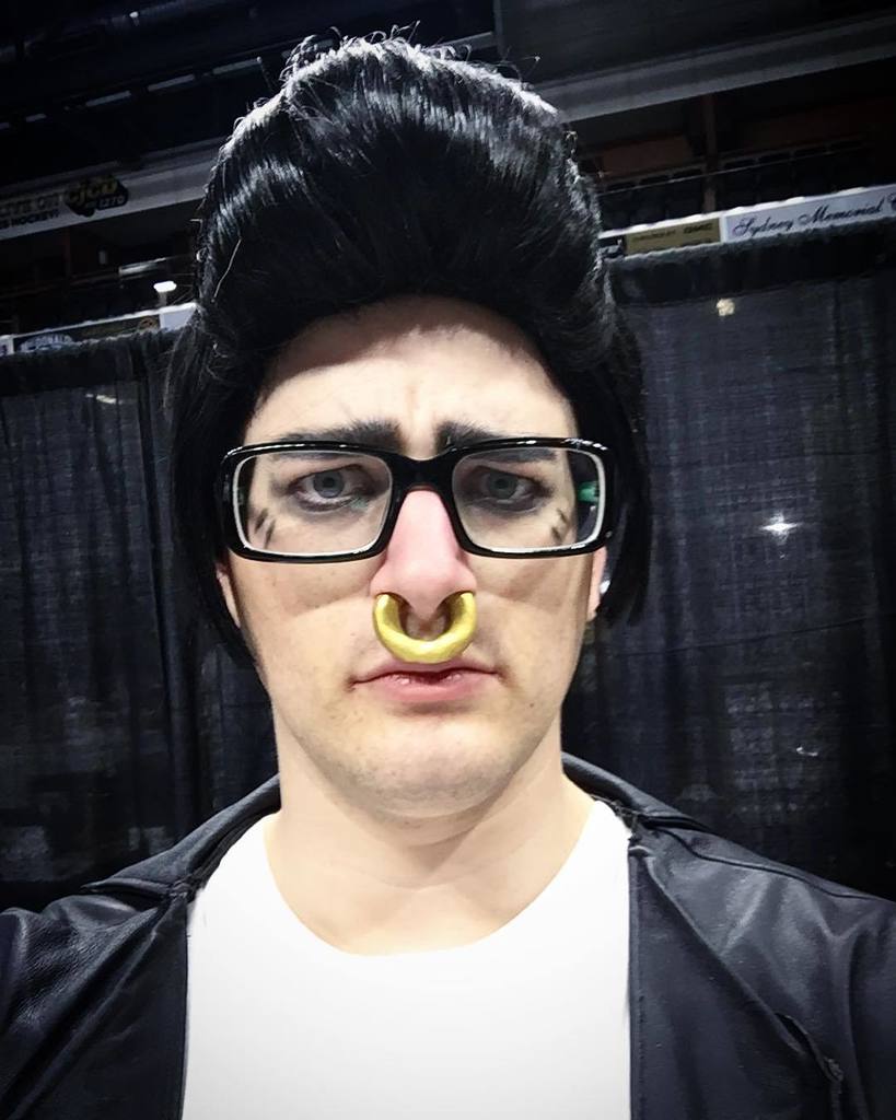 ZombieRPGee's tweet photo. Bull at Caper Con 2017 #capercon2017 #craft #maker #bull #bullbrawlstars #brawlstars #brawlstarsbull #bullcosplay #supercell #pompadour #no… https://t.co/squU5cWqm6
