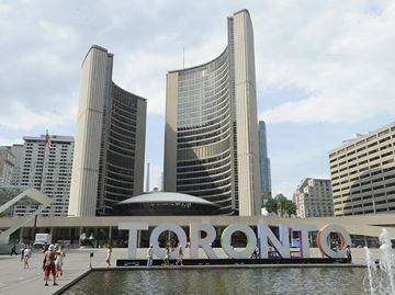 thatmikeadler's tweet photo. OUR EDITORIAL: Bloor bike lanes a roadmap for cycling infrastructure in Toronto. https://t.co/lR09jw4lG7 #TOpoli #BikeTO #TOcouncil https://t.co/HGLS8VvG9R