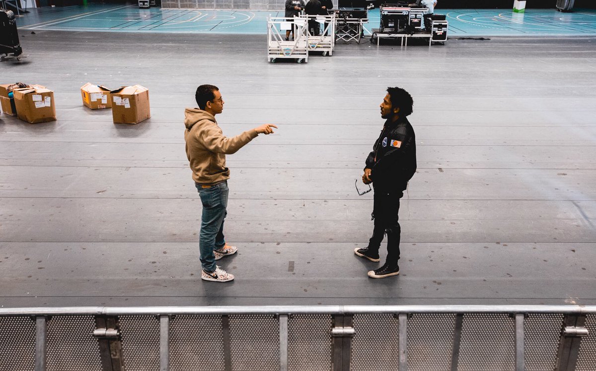 damianlhudson's tweet photo. When one of my best teachers is one of my best friends @logic301 #conversationswithlegends
📸 @Lifeofholland1 https://t.co/sLSFQz64wR