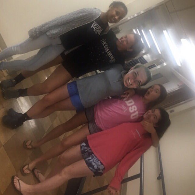 BolingerSophia's tweet photo. HAPPY BIRTHDAY @WhitneyWells21 have the best day love you🎉🎉👅👅❤️❤️❤️ #dagroup https://t.co/lwa8Sd5MaN