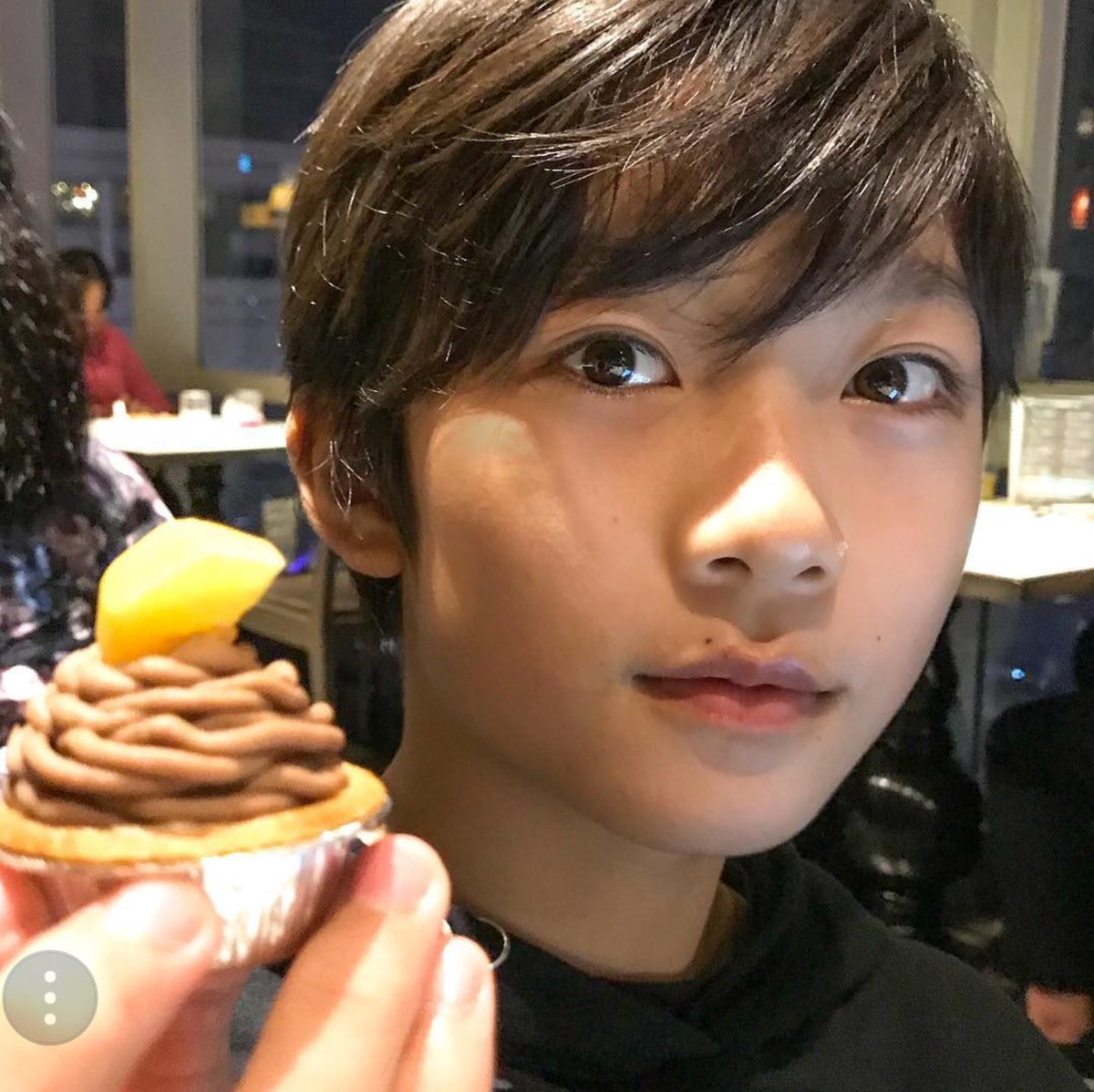 على تويتر ちょっと前にタオちゃんに似てると話題になったこのお兄ちゃん 弟さんがいるんですけど弟さんもかなりイケメン でして それにこの二人13歳と12歳って事実 10年後が楽しみですごちそうさまです على تويتر ちょっと前にタオちゃんに似てると話題になったこのお兄ちゃん 弟さんがいるんですけど弟さんもかなりイケメン でして それにこの二人13歳と12歳って事実 10年後が楽しみですごちそうさまです
