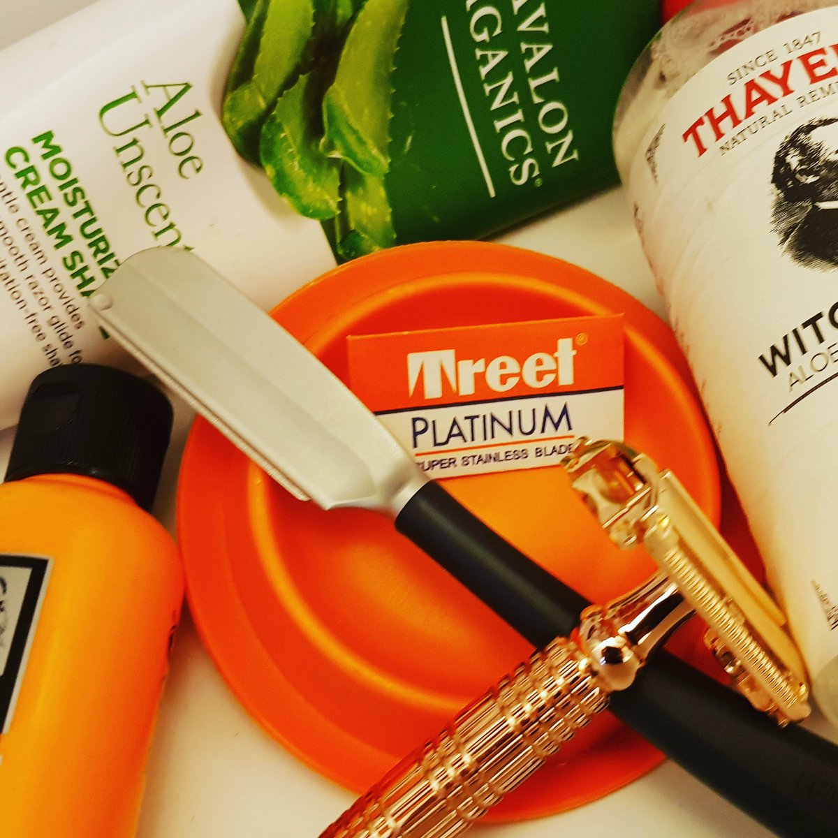 shave7razor's tweet photo. #SOTD #headShave #DE #JagenDavid #straightrazor #Kamisori #feather #artist #clubss @shave7razor #shave7razor #thayers #floid #treet #shave https://t.co/V2YyOxr2wc