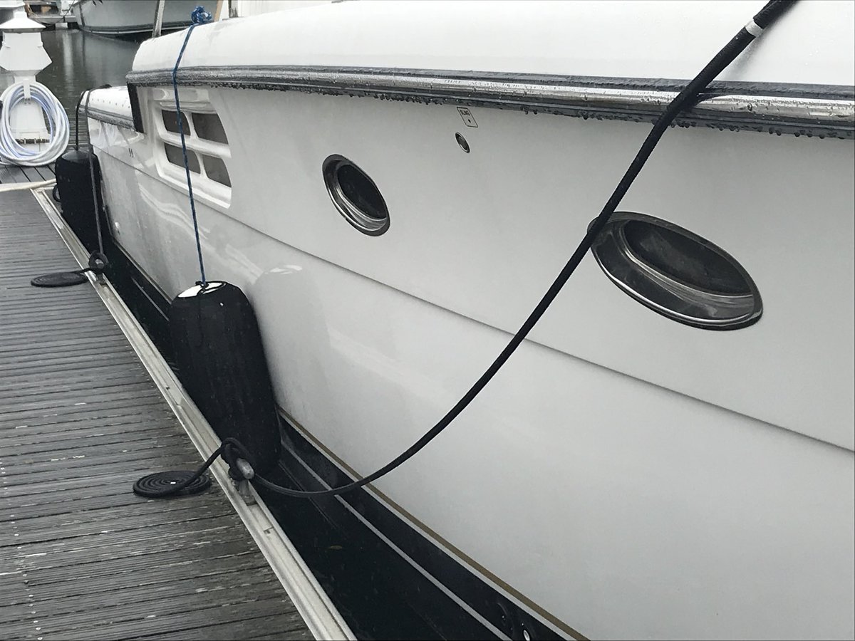 Th3Products's tweet photo. 6 months in and our @TiaraYachts 41 from 2001 still looks freshly polished! https://t.co/v4hevTXW5K