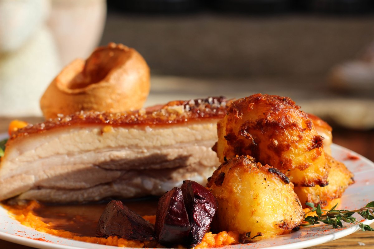 Tim_Tippler's tweet image. Whose tried our Sunday Roast? New pictures and info on our website now: houseoftippler.com/sunday-roast/