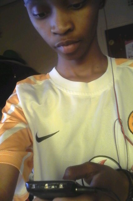 Pika5Karabo's tweet photo. Waiting on the derby &amp; listening to it via radio (old skul style) #DerbyReady #Amakhosi4Life #VodacomSoccer https://t.co/LHar6OJFvF