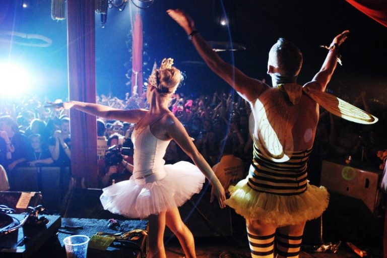 underwirefest's tweet image. Director @SofiaOlinsFilms will be joining us for her feature Lost in Vagueness at @CurzonAldgate on Nov 23. Grab your tickets!