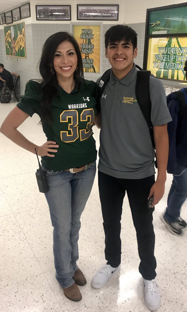 lizgonzalez1023's tweet photo. So proud of you Josiah! @Rowe006 @lincoln_ms @mcrowefootball @Land0fz0 @RoweStudent @roweclassof2020 #exLMSscottierepresenting https://t.co/zE6lNP1R4t