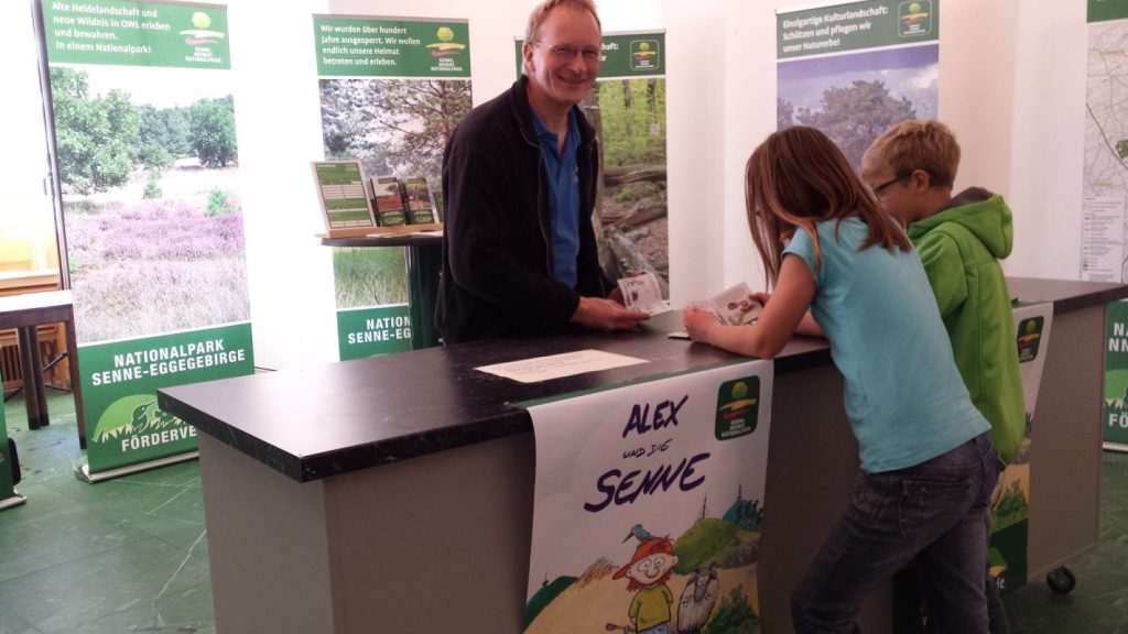 Förderverein präsentiert neues Senne-Heft für Kinder mit dem Titel “Alex und die Senne”! np-senne.de/2017/10/21/foe…