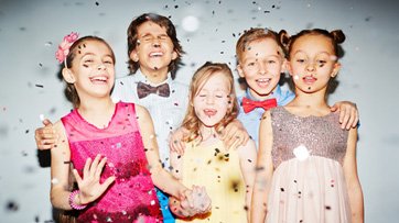 Una fiesta sin niños no es una fiesta, y una fiesta sin juegos tampoco 
¡Contrata a nuestros monitores! 👉ow.ly/aT3F30fLZTD