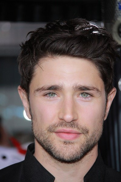  to Kyle XY star Matt Dallas!   