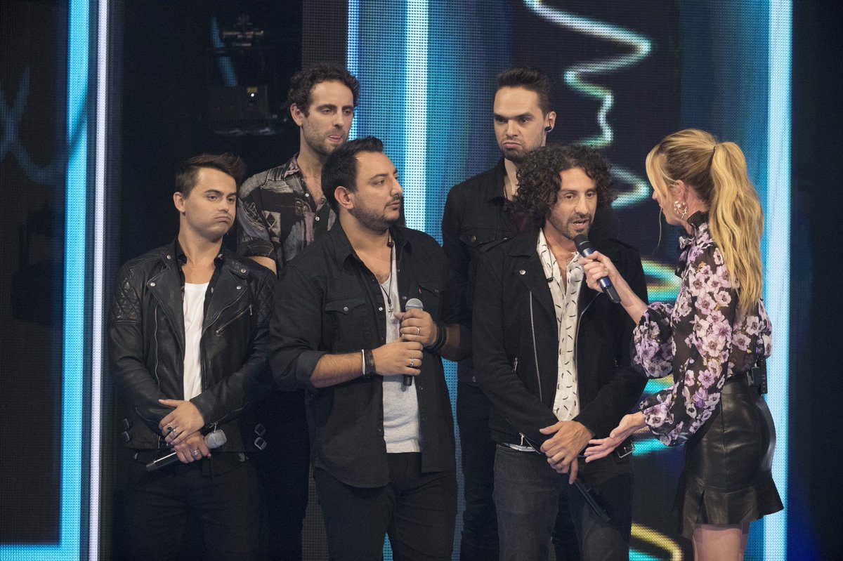 MODI5music's tweet image. Not sure exactly what @catdeeley said to us but it seemed to leave Matt &amp;amp; Luke as little perplexed! 😂😂😂! 13 days to go! #MODI5 #SingOnSky