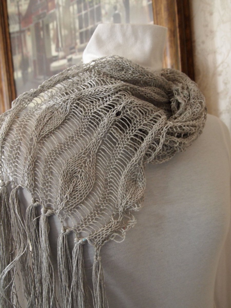 Instant Download pdf Hand Knitting Pattern  - Long Leaves … tuppu.net/47396453 #KnitChicGrace #KnitScarfPattern