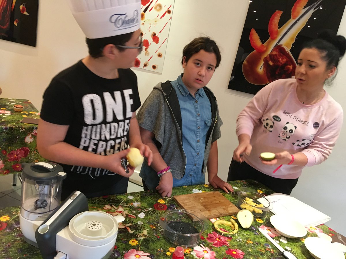 LI_association's tweet image. Salon #Bon: grand succès des ateliers de cuisine avec déjà 30 familles participantes #gastronomie #senior #intergenerationel @val_de_marne