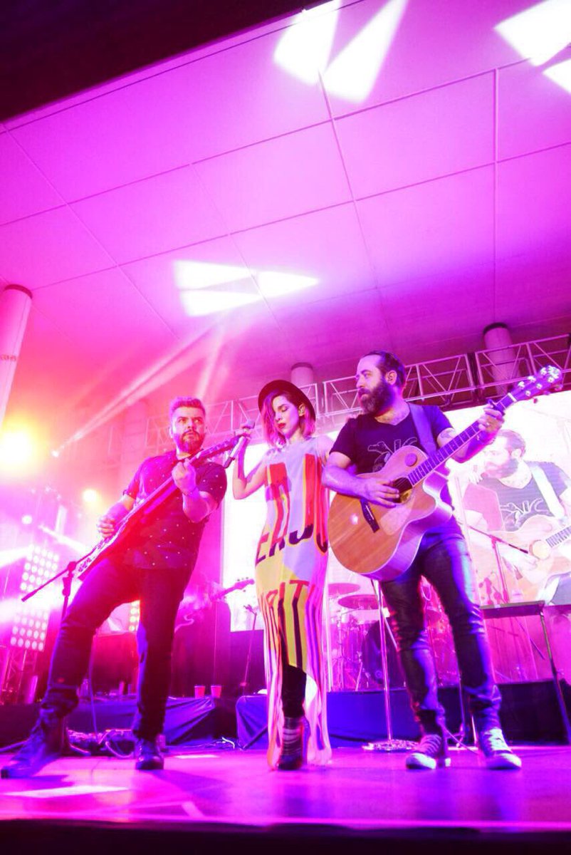 PatyCantu's tweet photo. 🔥20.10.17.🔥 Gracias, Mérida! Calor y música para el alma! #KQMode #RA333 https://t.co/1i6FkEWQQD