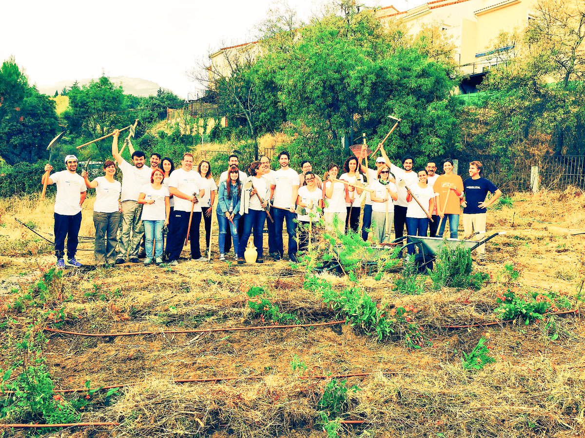 bfranga's tweet photo. Gran jornada solidaria!! #DSE2017 con voluntarios de @Grupo_Tragsa en @territoriosvivo, gracias!! #huertoecologico https://t.co/1SzOh9ndoB