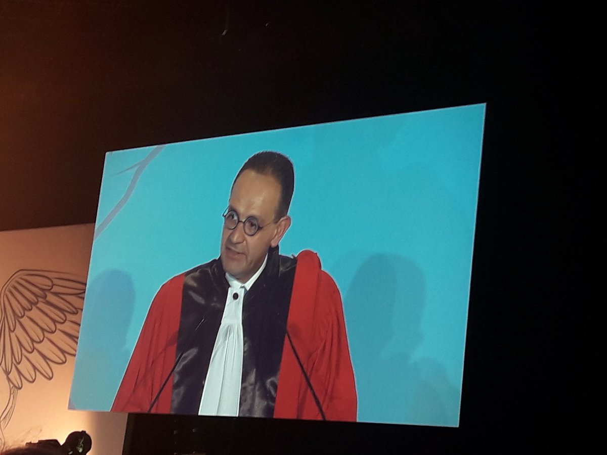 essec's tweet photo. Closing remarks by Dean @VVinzi for the #GlobalBBA graduates #ESSECGrad https://t.co/YcJdRM9jfI