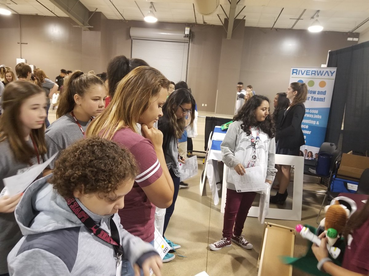 MrsJCashaw's tweet photo. Career Fair 2017 was a success! #AMCMScats https://t.co/0irCWsTFsy