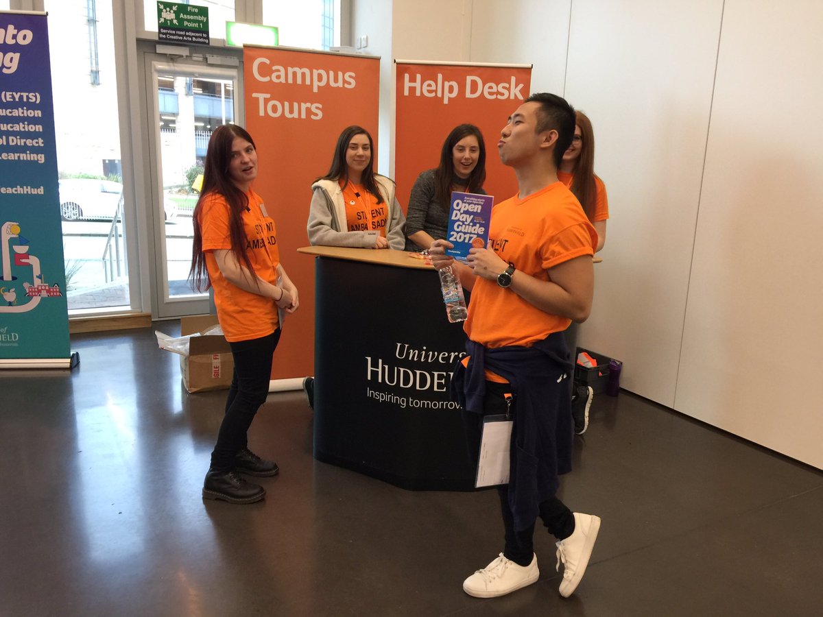drmahendrapatel's tweet photo. Amazing enthusiasm by @HudSAS student ambassadors for #hudopenday always refreshing and uplifting to see #fun #commitment #passionate Come and study at  #Awardwinning @HuddersfieldUni @kwanage17 https://t.co/qmpZRjcflQ