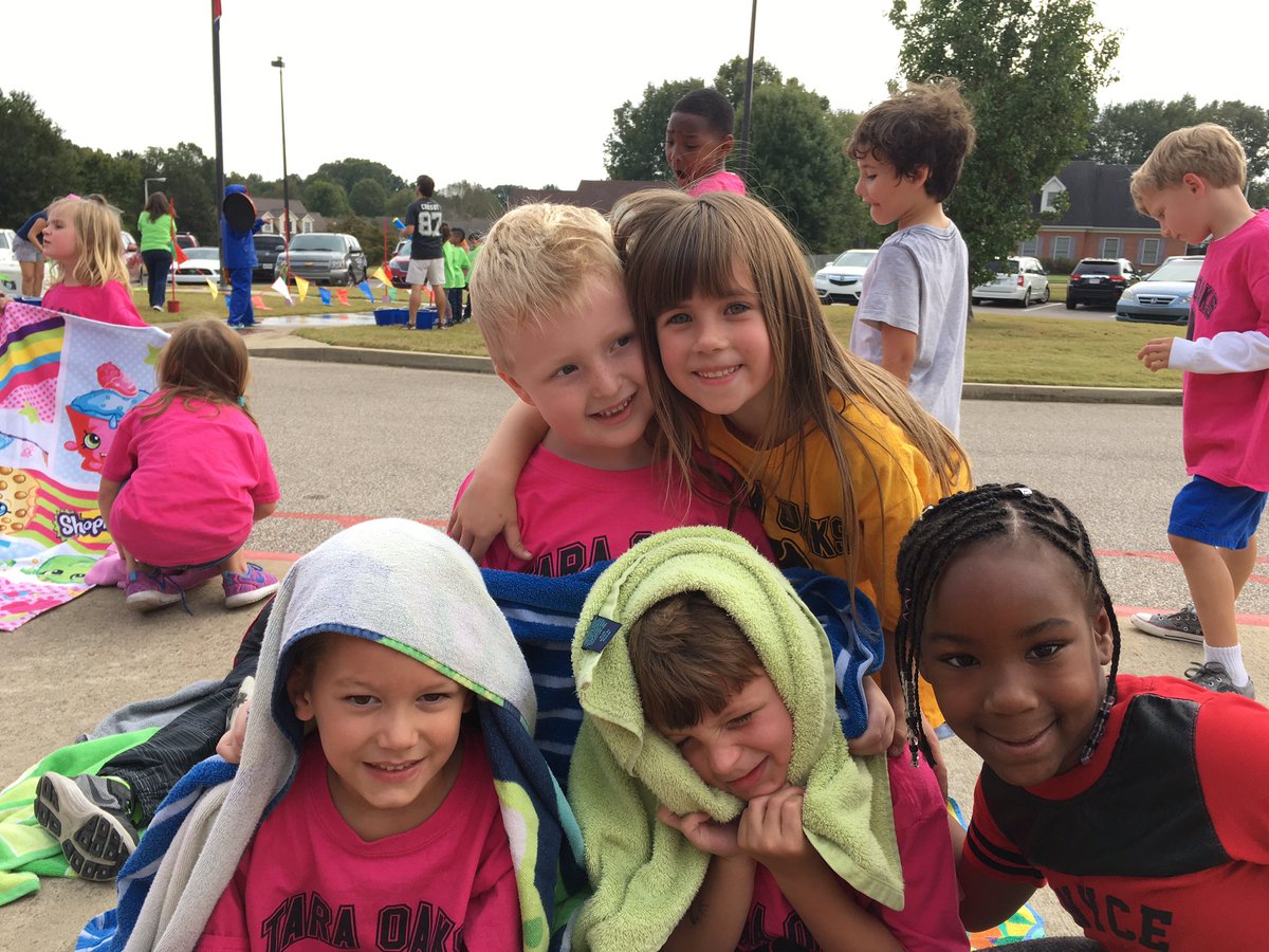 MrsJeffreys108's tweet photo. Dancing, water blasting, silly string fun!!! We love #tarao ! https://t.co/8310KGiE3e