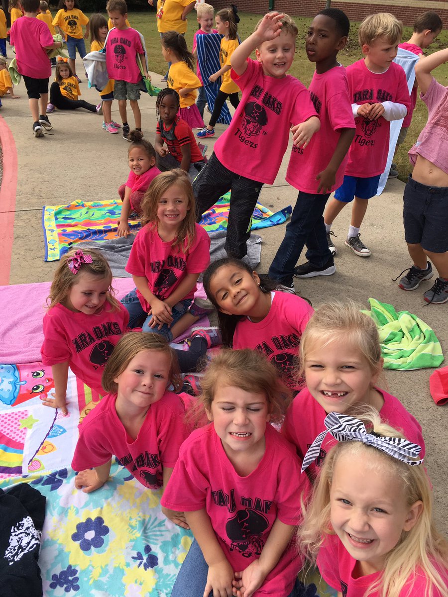 MrsJeffreys108's tweet photo. Dancing, water blasting, silly string fun!!! We love #tarao ! https://t.co/8310KGiE3e