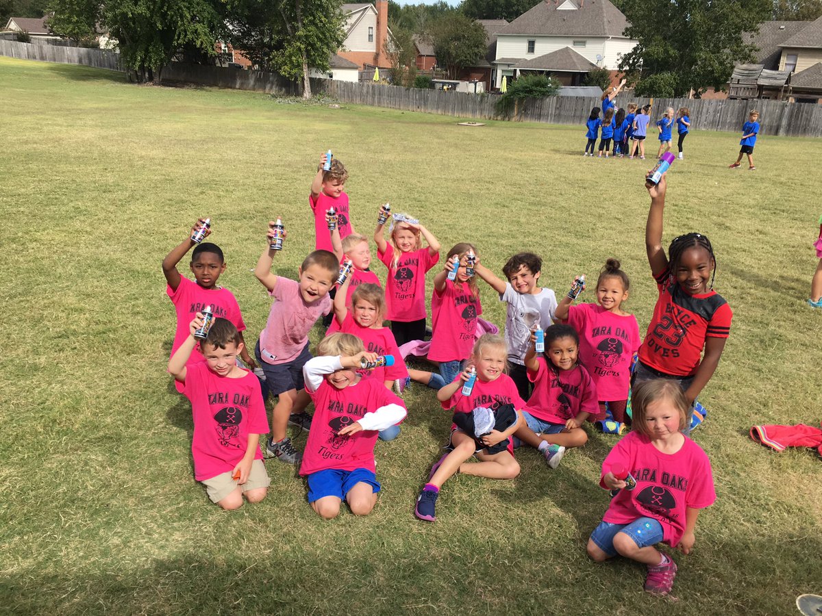 MrsJeffreys108's tweet photo. Dancing, water blasting, silly string fun!!! We love #tarao ! https://t.co/8310KGiE3e