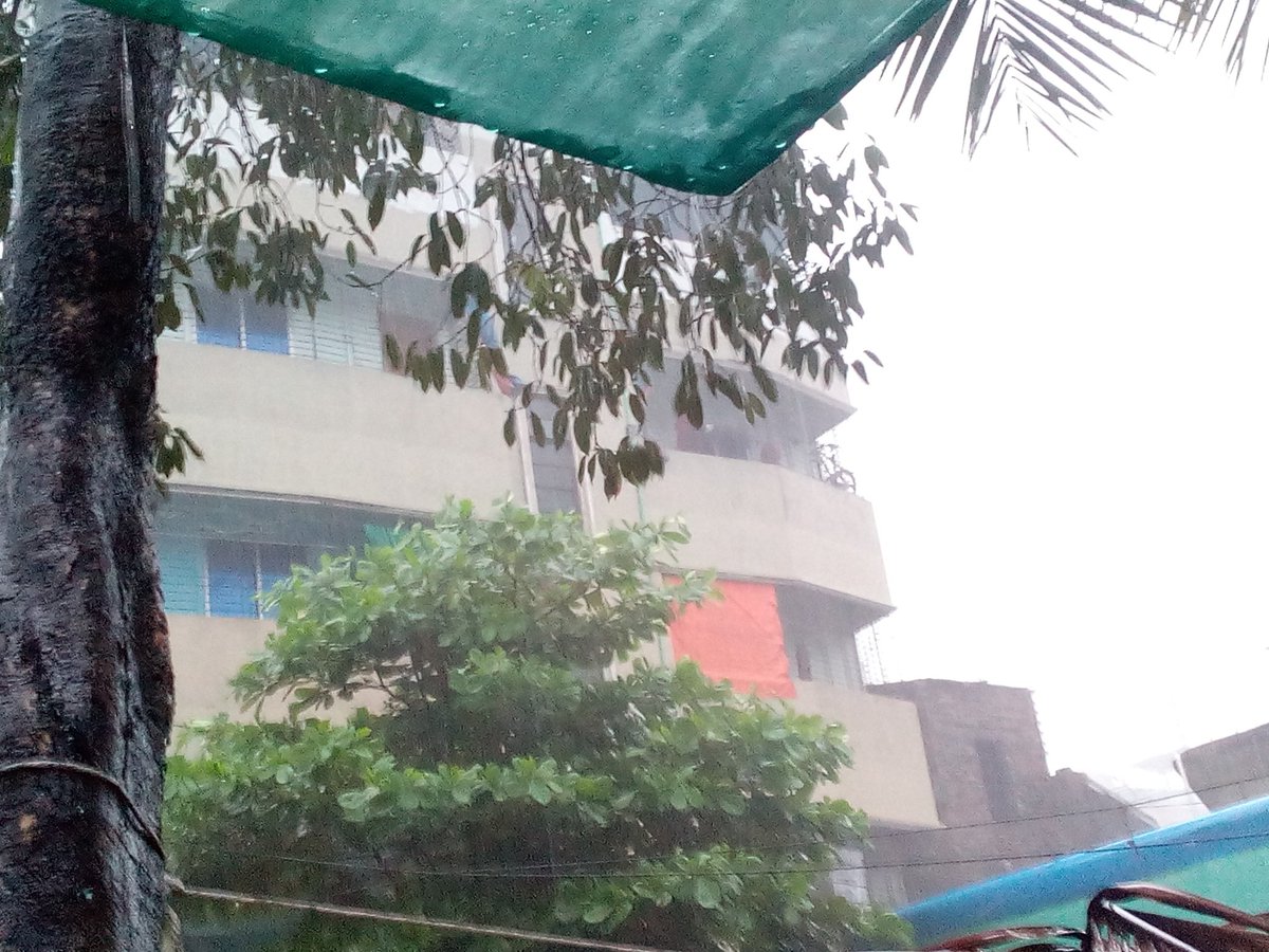 KohinoorSonia's tweet photo. #HeavyShower
#Chittagong 
#Raindrops https://t.co/bF2fMM4dvK