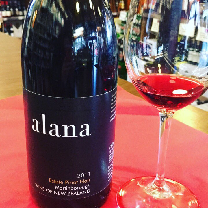 RuthDeveney's tweet photo. This delicious #PinotNoir from #AlanaEstates #Martinborough #NZ on tasting today, 25% off! It's a beaut! #storepourSaturday #devsdundrum https://t.co/dl3njPr3IQ