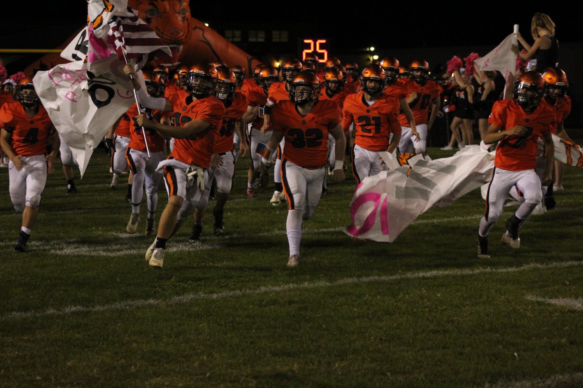 OlneyTigerFB's tweet photo. Scenes from @OlneyTigerFB vs. @CWWarriors @RCHSTigers @cwhsfans https://t.co/W32v26THud