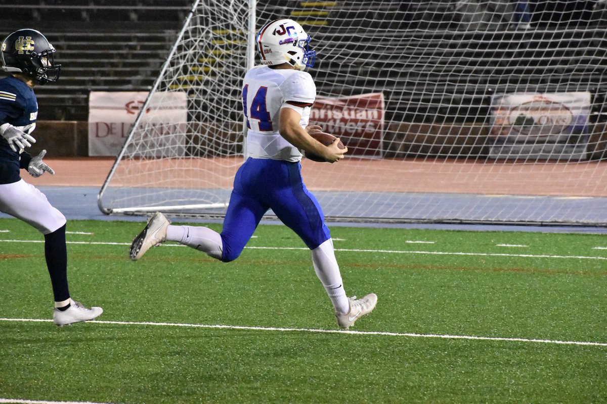 TifsPics's tweet photo. Touchdown! https://t.co/IKIDHgySWl