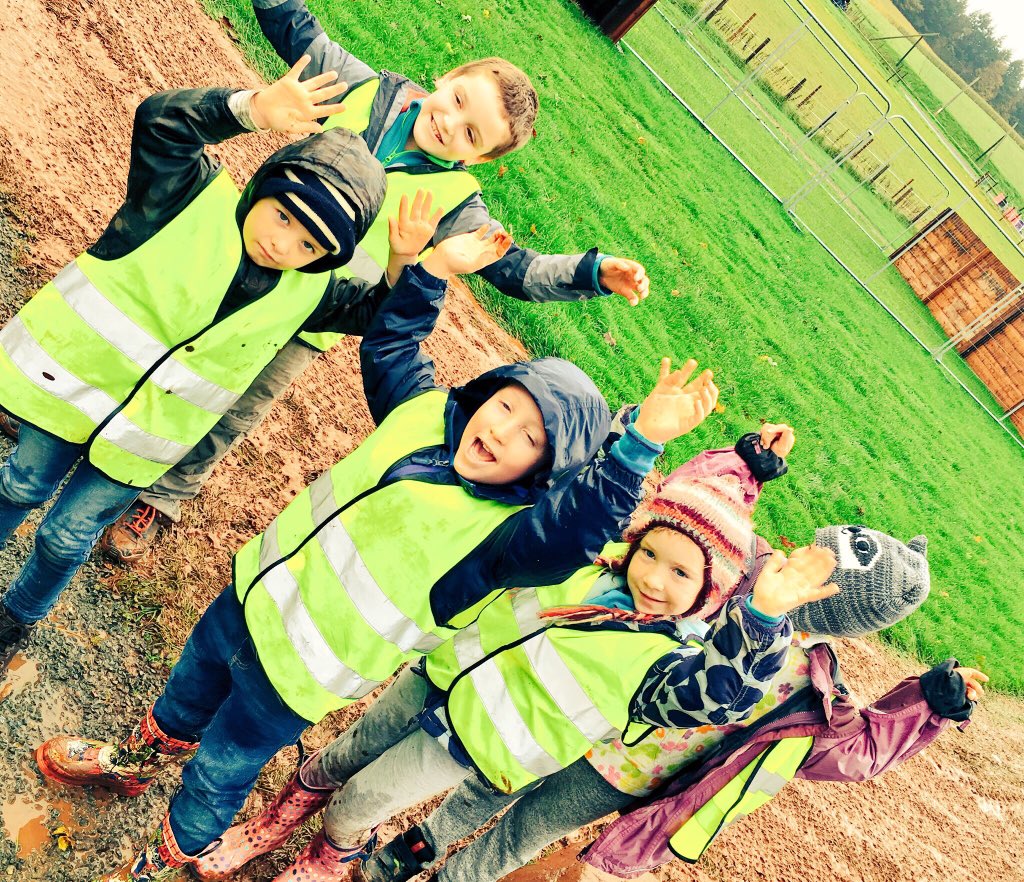 1stBangorScouts's tweet photo. N Ireland Beavers #myadventurechallenge getting wet &amp; muddy @BarbaraEdgar80 @UKScouting @BearGrylls @UKScoutsMedia @matthyde https://t.co/snTlogVKPa