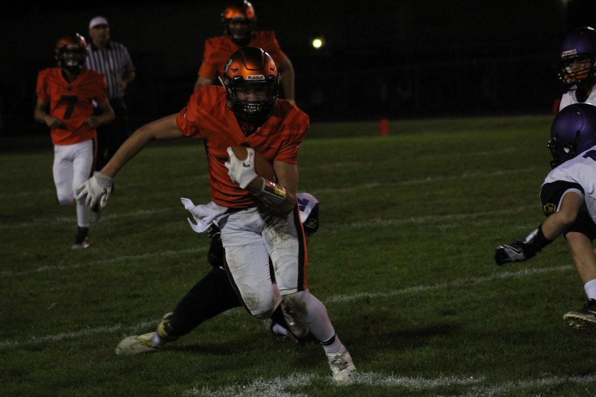 OlneyTigerFB's tweet photo. Scenes from @OlneyTigerFB vs. @CWWarriors @RCHSTigers @cwhsfans https://t.co/KlM1hl9LN0