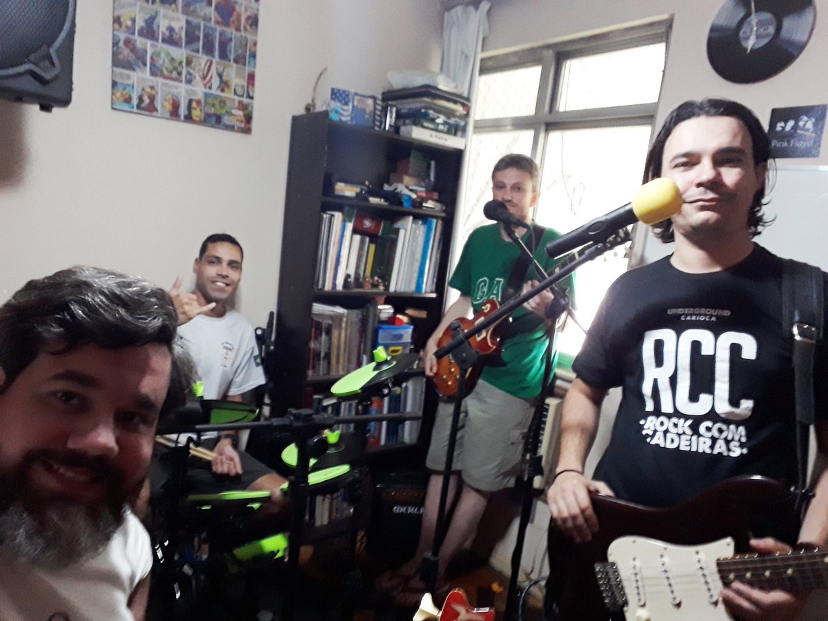 igortitillo's tweet photo. Ensaio do #sentidoinverso! #DeusReal #christianrock #alternativerock #ig_studio #ig_bass #lumberbeard #beard #lenhador #viking #bassist #bassplayer #condorbass #6stringsbass #dmtpedais
#bosspedals #mxrpedals #digitechpedals #meteoroamps #cabecorreias
#Siga_o_Sentido! https://t.co/FnzHVmTrvt