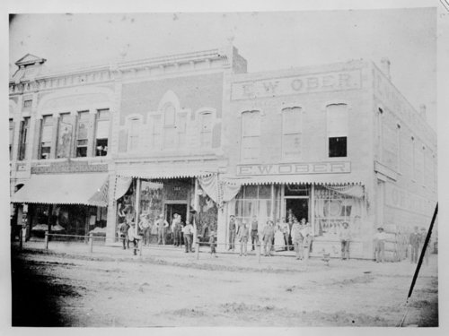 kansashistory's tweet photo. E. W. Ober store, Salina, Kansas https://t.co/ZY9M9fBtKi #kansashistory https://t.co/NIG7J4ng4Z
