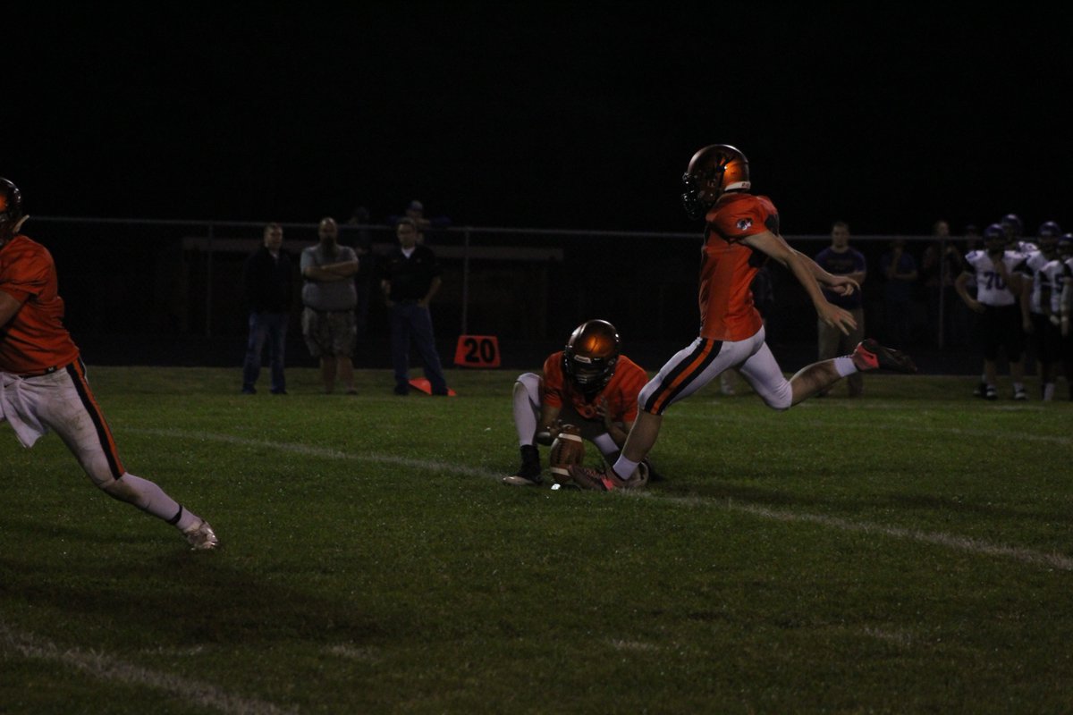 OlneyTigerFB's tweet photo. Scenes from @OlneyTigerFB vs. @CWWarriors @RCHSTigers @cwhsfans https://t.co/3hAqyMNhzA