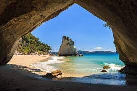 MateCute's tweet photo. Cathedral Cove, New Zealand 🇳🇿☀️ https://t.co/SKvuZ1UgbF
