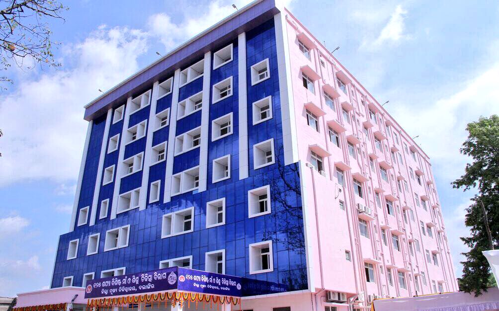 Naveen_Odisha's tweet photo. Dedicated town water supply project, a 125-bedded mother &amp; child hospital &amp; various infra projects for all-round transformation of Balangir https://t.co/OsnFbMsFJb