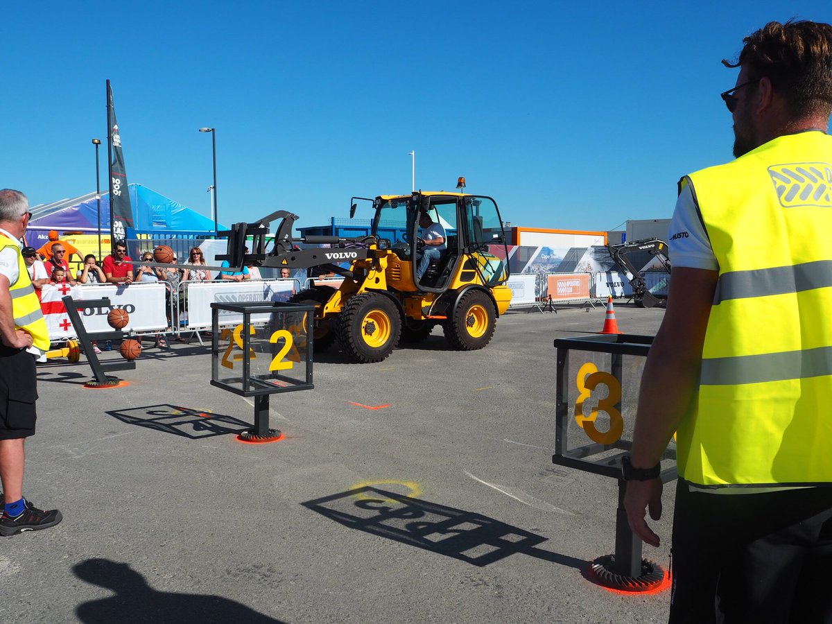 VolvoCE_EMEA's tweet photo. Highlights from the Grand Finale #OperatorsClubFinal https://t.co/r6iYLKSeb5