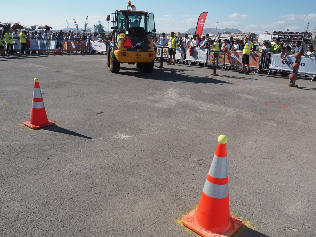 VolvoCE_EMEA's tweet photo. Highlights from the Grand Finale #OperatorsClubFinal https://t.co/r6iYLKSeb5