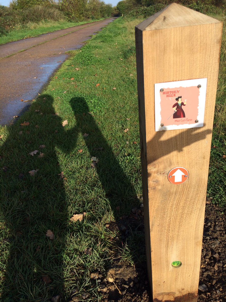 Zil_lah's tweet photo. @LBofHounslow Fantastic day w/ #WildWorkouts #GreenGym @BTSHounslow #ForestSchool #HistoryHike #WildWalk and all on #HounslowHeath https://t.co/OiAjYAeicO