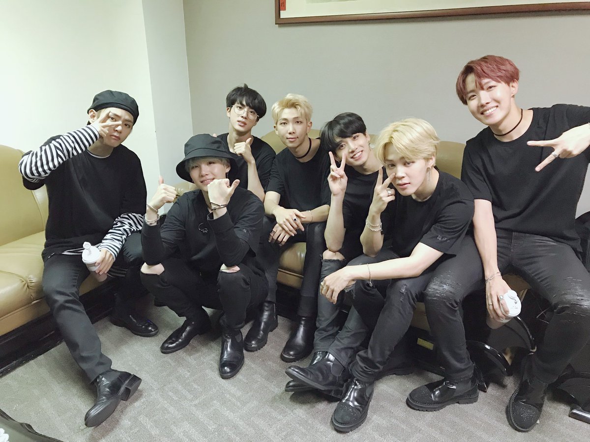 angunzsureerat's tweet photo. ปล่อยโฮปไร้คู่อีกแล้วนะคะ
#taegi #namjin #kookmin 
#hopeme https://t.co/ulfiSBpWWF