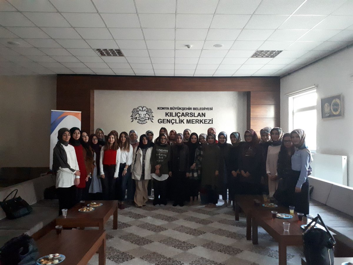 uniaktifgenclik's tweet photo. Üniversiteli aktif gençlik topluluğu olarak bayan arkadaşlarımızla tanışma toplantımızı gerçekleştirdik https://t.co/G2s8rwEHkt