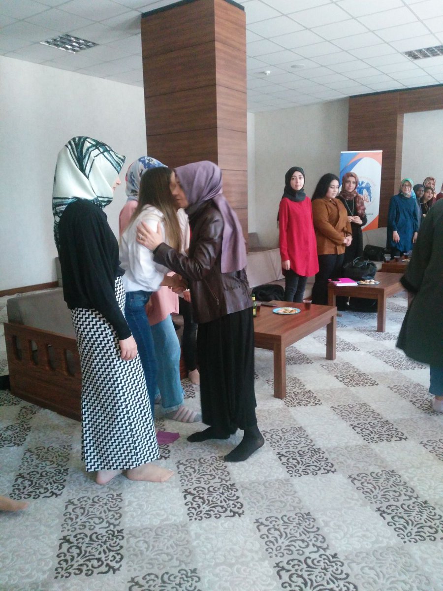 uniaktifgenclik's tweet photo. Üniversiteli aktif gençlik topluluğu olarak bayan arkadaşlarımızla tanışma toplantımızı gerçekleştirdik https://t.co/G2s8rwEHkt